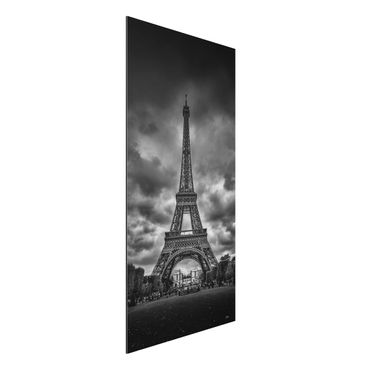 Quadros em alumínio Dibond Eiffel Tower In Front Of Clouds In Black And White
