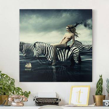 Telas decorativas Woman Posing With Zebras