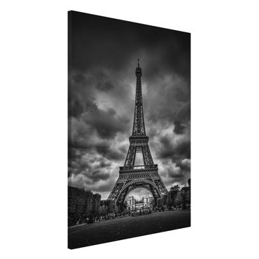 Quadros magnéticos Eiffel Tower In Front Of Clouds In Black And White
