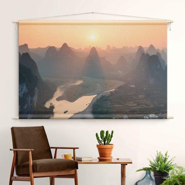 Tapeçaria de parede Sunrise In Mountainous Landscape
