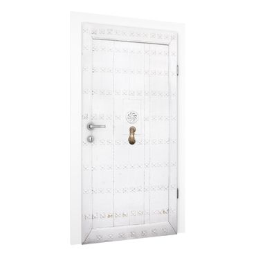 Papel de parede para porta Mediterranean White Wooden Door With Ornate Fittings