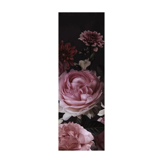 Tapetes modernos Pink Flowers On Black Vintage