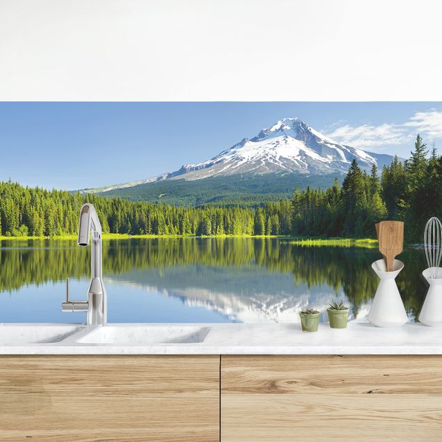 decoraçao para parede de cozinha Volcano With Water Reflection