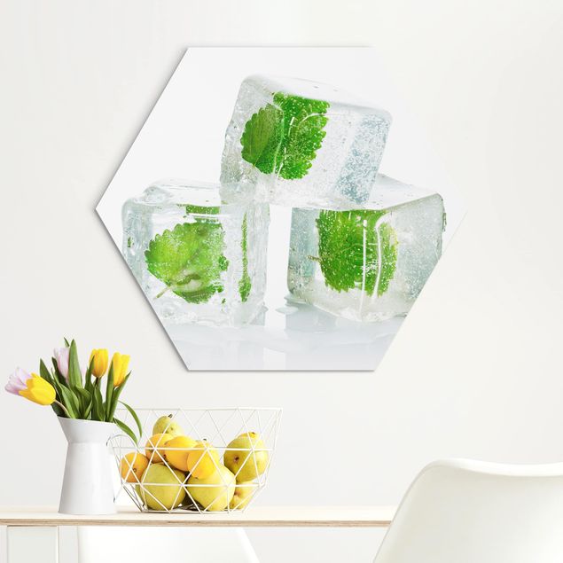 decoraçao cozinha Three Ice Cubes With Lemon Balm