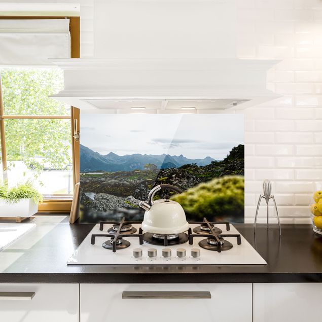 painel anti salpicos cozinha Desolate Hut In Norway