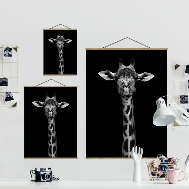 quadros preto e branco para decoração Dark Giraffe Portrait