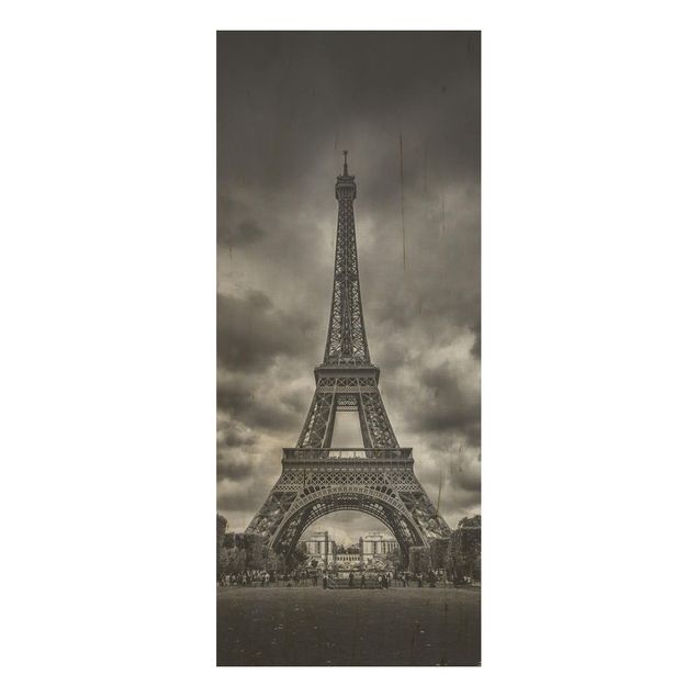 quadros para parede Eiffel Tower In Front Of Clouds In Black And White