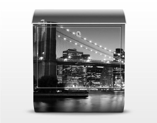 Caixa de correio cinza Brooklyn Bridge in New York II