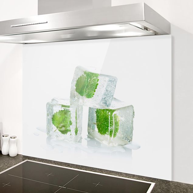 decoraçao para parede de cozinha Three Ice Cubes With Lemon Balm
