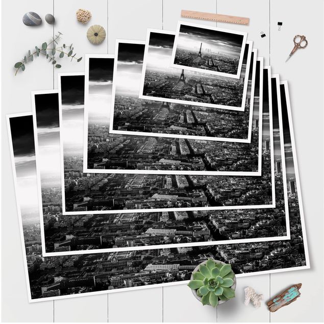 posters decorativos The Eiffel Tower From Above Black And White