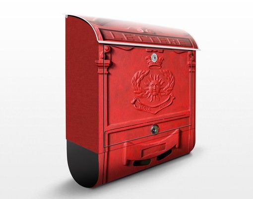 caixa de correio vermelha In Italy