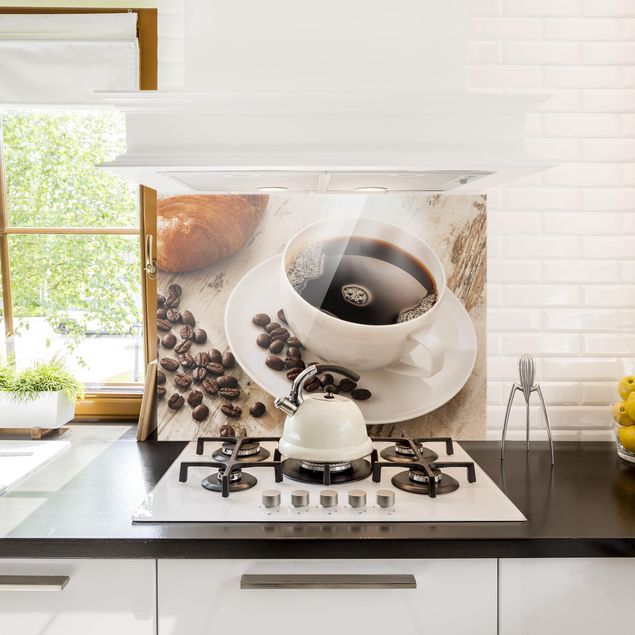 Painel antisalpicos Steaming Coffee Cup With Coffee Beans