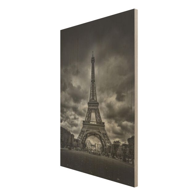 quadros em madeira para decoração Eiffel Tower In Front Of Clouds In Black And White