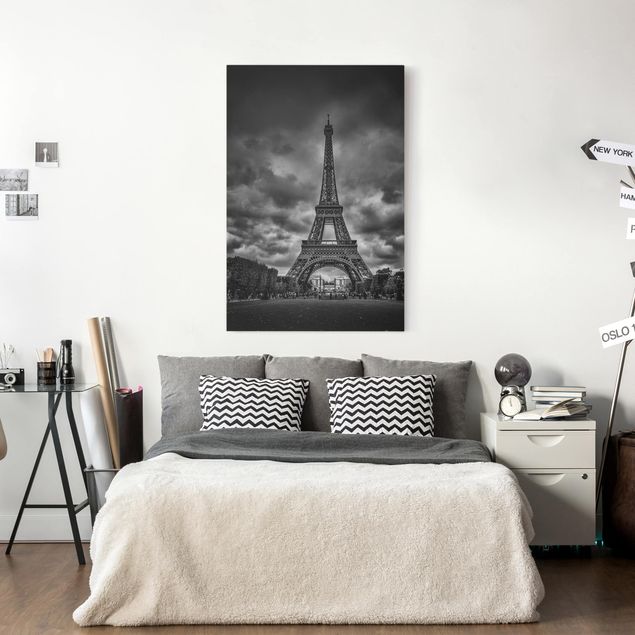 Telas decorativas Paris Eiffel Tower In Front Of Clouds In Black And White