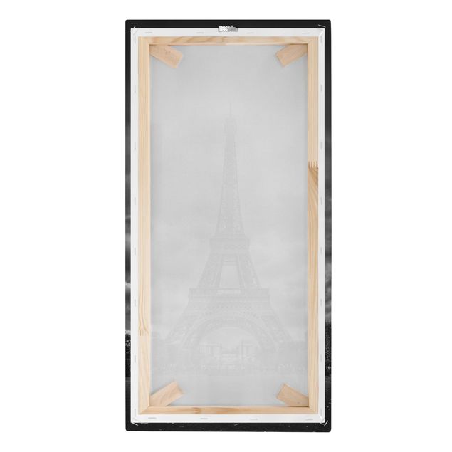 quadros preto e branco para decoração Eiffel Tower In Front Of Clouds In Black And White