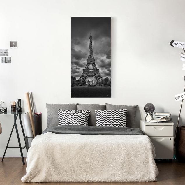 Telas decorativas Paris Eiffel Tower In Front Of Clouds In Black And White