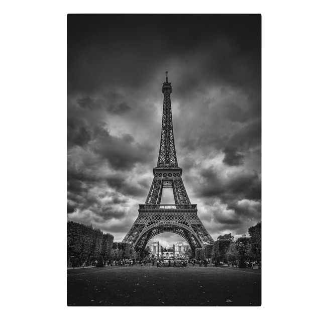 Telas decorativas cidades e paisagens urbanas Eiffel Tower In Front Of Clouds In Black And White
