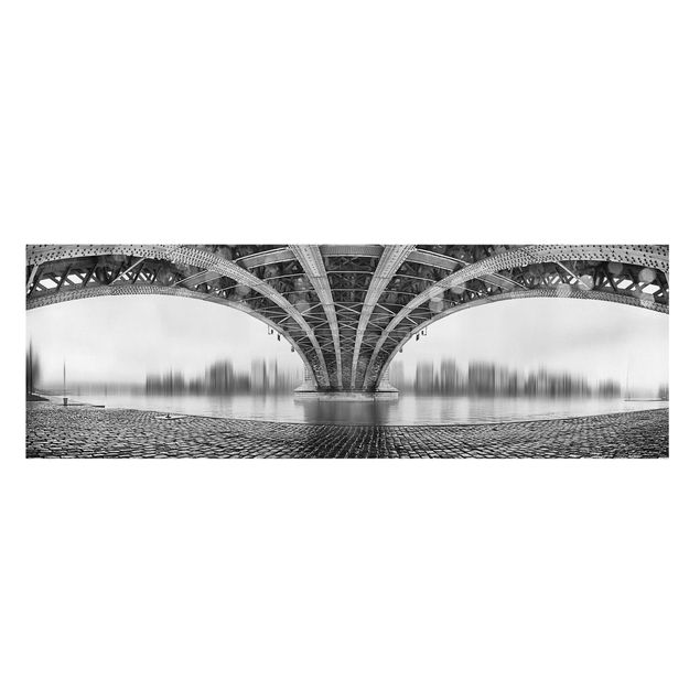 quadros preto e branco para decoração Under The Iron Bridge
