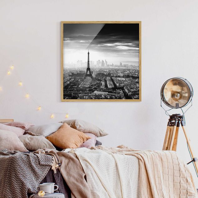 Quadros com moldura em preto e branco The Eiffel Tower From Above Black And White