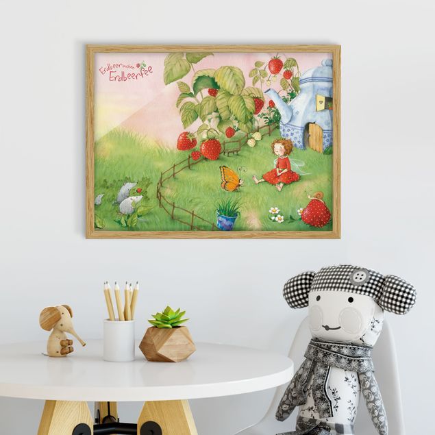 quadros decorativos para sala modernos Little Strawberry Strawberry Fairy - In The Garden