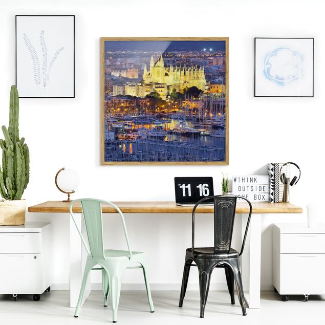 quadros decorativos para sala modernos Palma De Mallorca City Skyline And Harbor