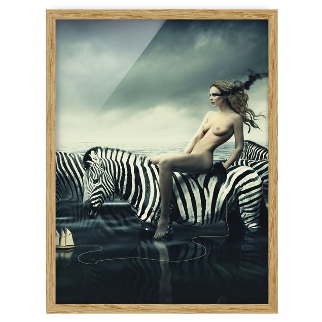 Quadros com moldura animais Woman Posing With Zebras