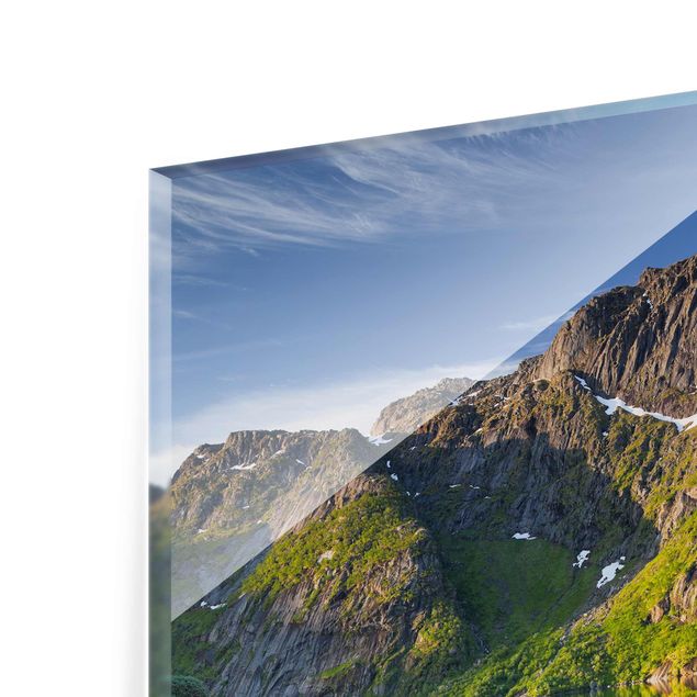 quadros decorativos verde Mountain Landscape With Water Reflection In Norway