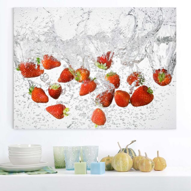 decoraçao para parede de cozinha Fresh Strawberries In Water