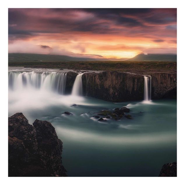 Quadros natureza Goðafoss Waterfall In Iceland