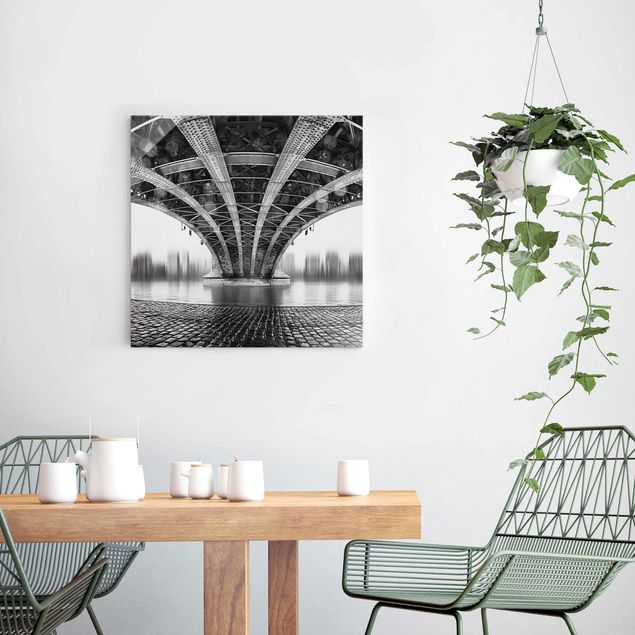 Quadros em vidro em preto e branco Under The Iron Bridge