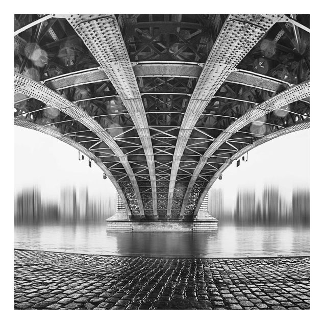 quadros preto e branco para decoração Under The Iron Bridge