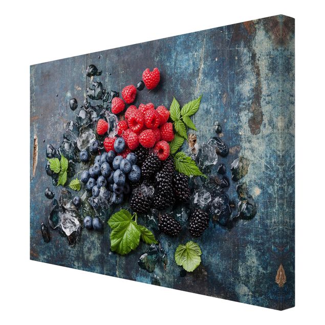 Quadros pretos Berry Mix With Ice Cubes Wood
