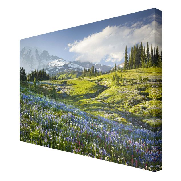 Telas decorativas flores Mountain Meadow With Blue Flowers in Front of Mt. Rainier
