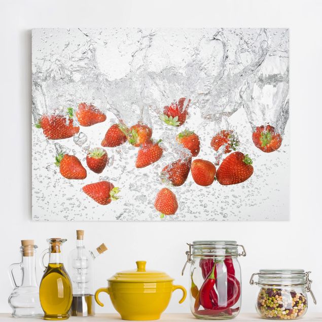 decoraçao cozinha Fresh Strawberries In Water