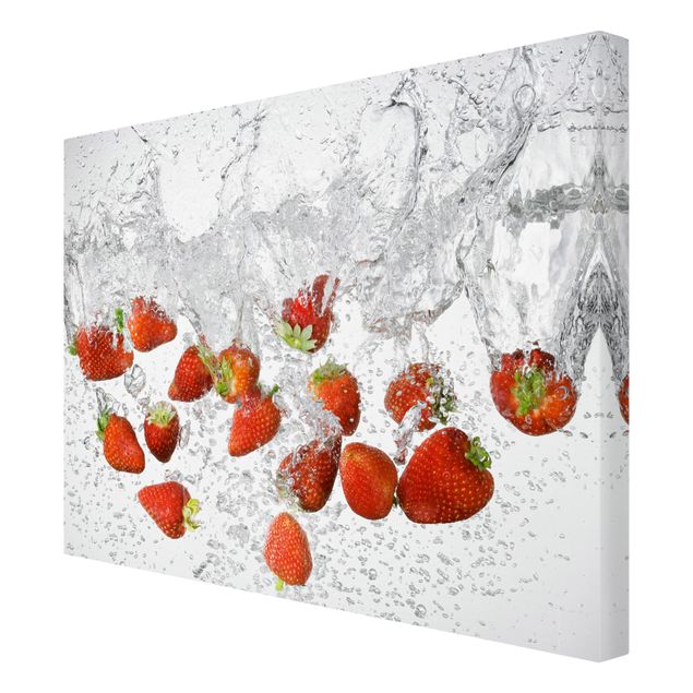 quadros para parede Fresh Strawberries In Water
