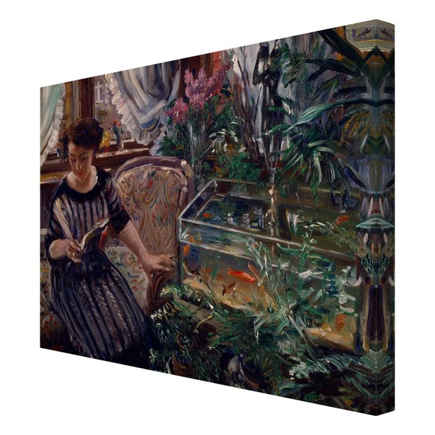 quadros decorativos para sala modernos Lovis Corinth - A Woman Reading Near A Goldfish Tank