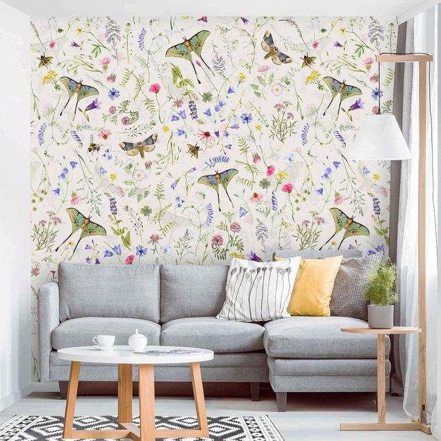 papel de parede para quarto de casal moderno Butterflies With Flowers On Cream Colour