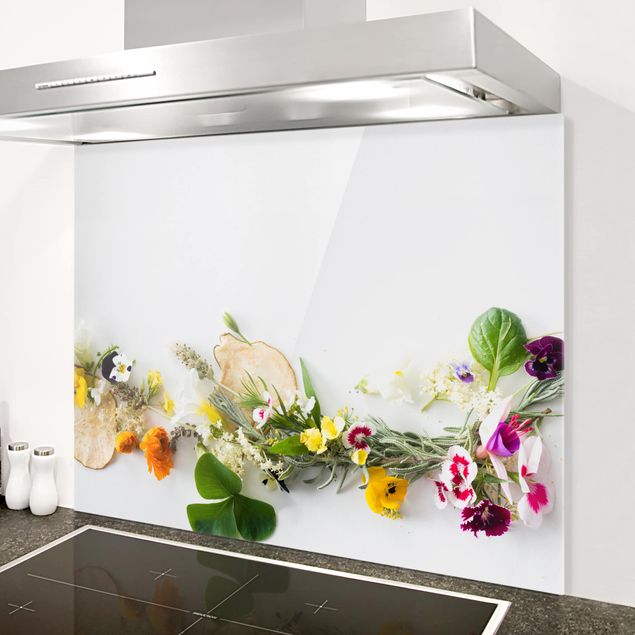 decoraçao para parede de cozinha Fresh Herbs With Edible Flowers