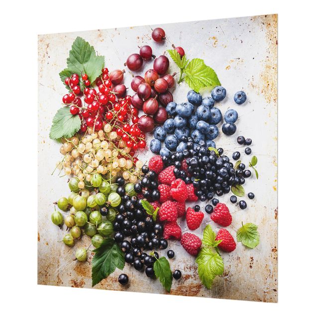Painel anti-salpicos de cozinha Mixture Of Berries On Metal