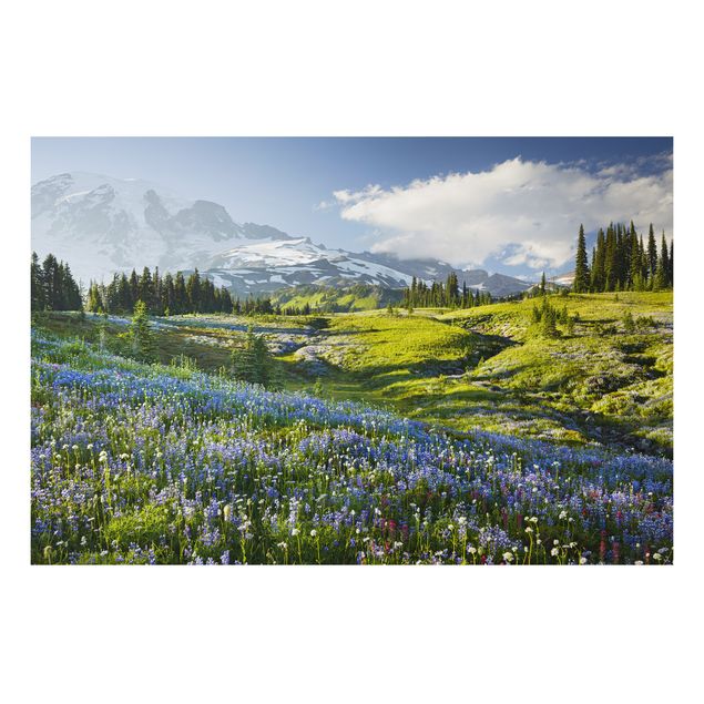 Quadros árvores Mountain Meadow With Blue Flowers in Front of Mt. Rainier