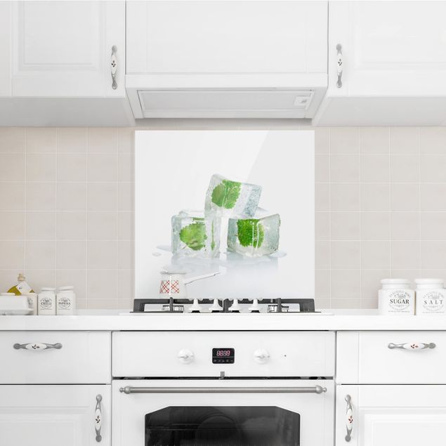 Painel anti-salpicos de cozinha temperos e ervas aromáticas Three Ice Cubes With Lemon Balm