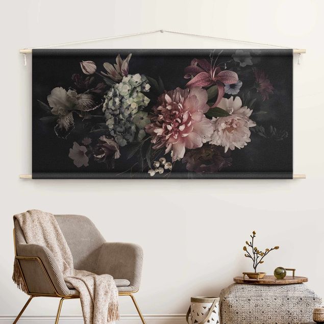 Tapeçaria de parede moderna Flowers With Fog On Black