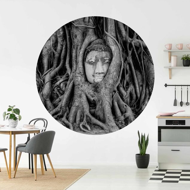 papel de parede moderno Buddha In Ayutthaya Lined From Tree Roots In Black And White