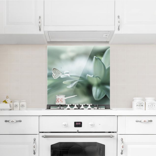 Painel anti-salpicos de cozinha flores Butterfly And Dew Drops In Pastel Green