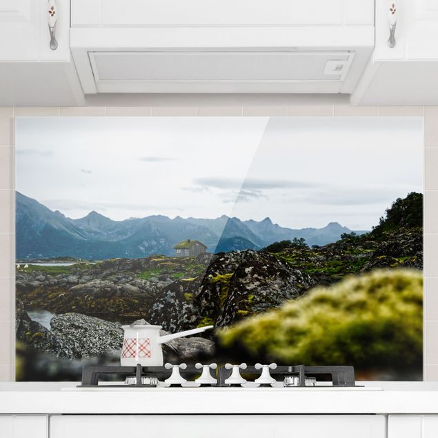 decoraçao para parede de cozinha Desolate Hut In Norway