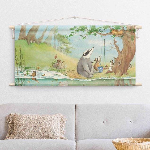 Tapeçaria de parede floresta Wassili Raccoon - A Lift for Elsa