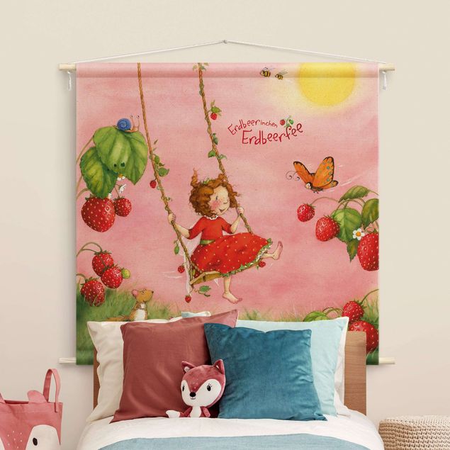 Tapeçaria de parede XXL The Strawberry Fairy - Tree Swing