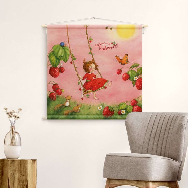 Tapete de parede The Strawberry Fairy - Tree Swing