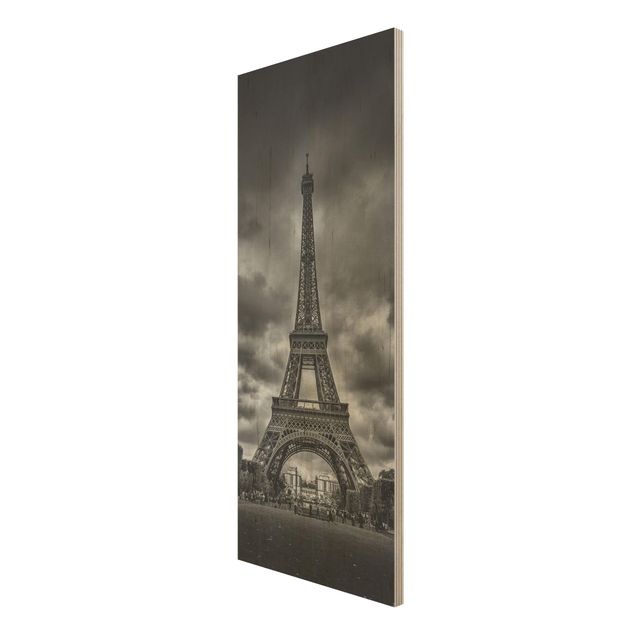 quadros em madeira para decoração Eiffel Tower In Front Of Clouds In Black And White