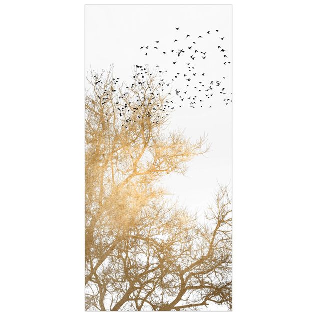 Divisórias de ambiente Flock Of Birds In Front Of Golden Tree